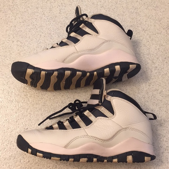 Jordan Retro 10 sneakers size4.5 big kids - Picture 5 of 8